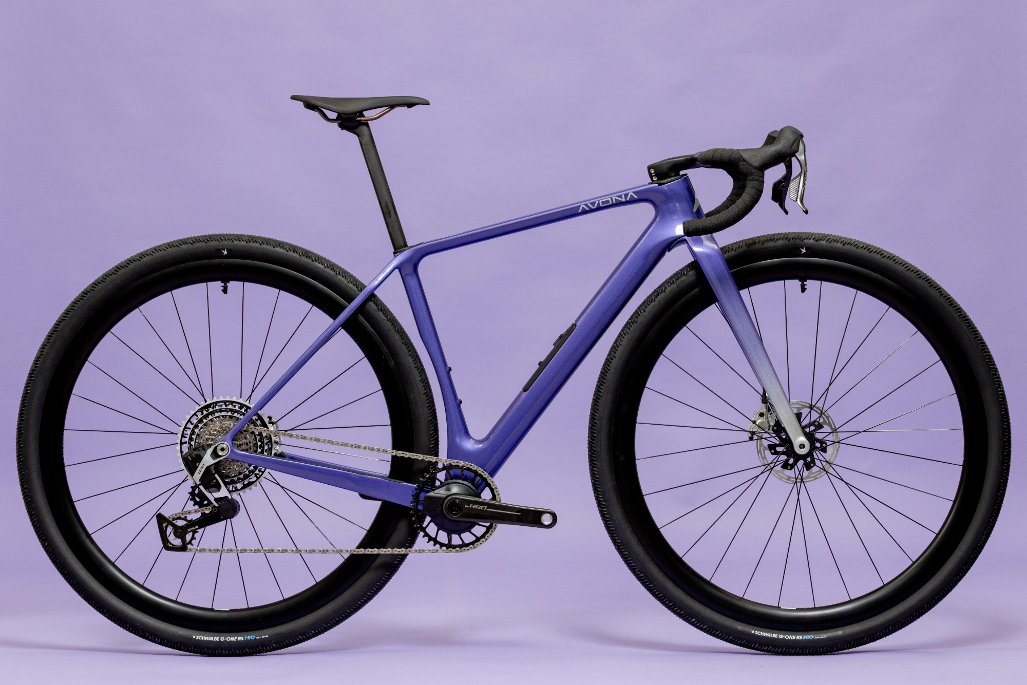 Avona Callis 32 in violet, studio shot