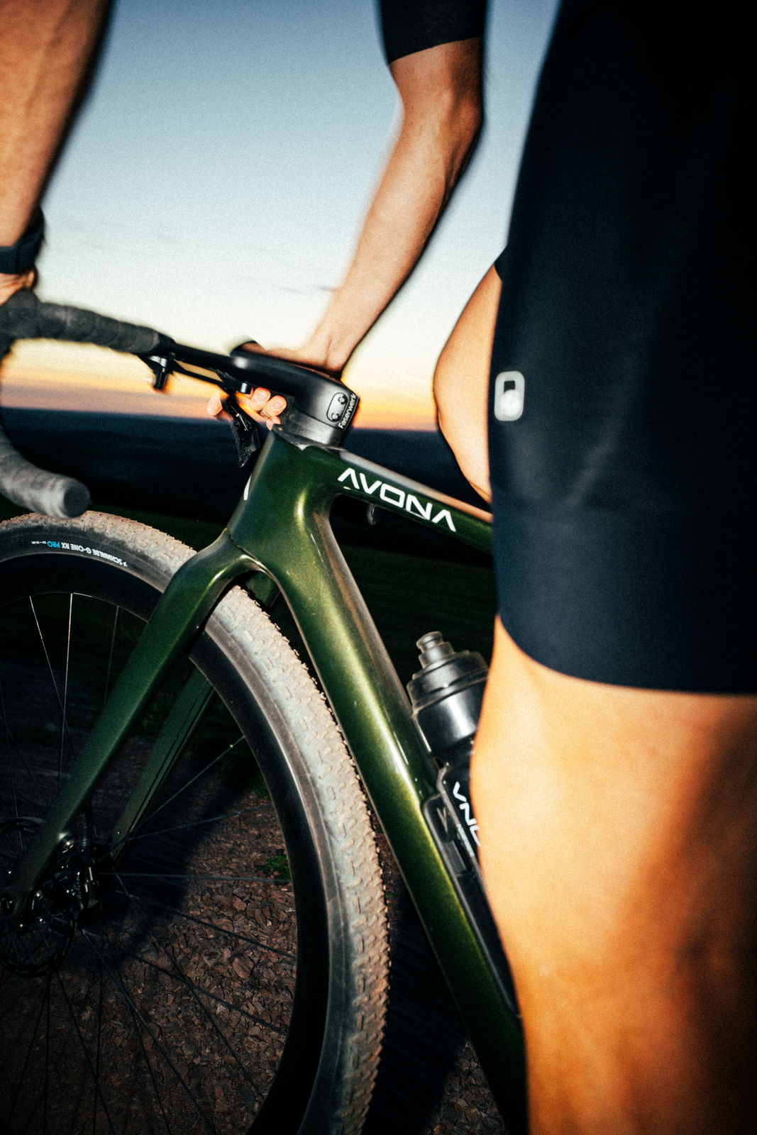 Callis 32 in green, head tube and stem at sunset