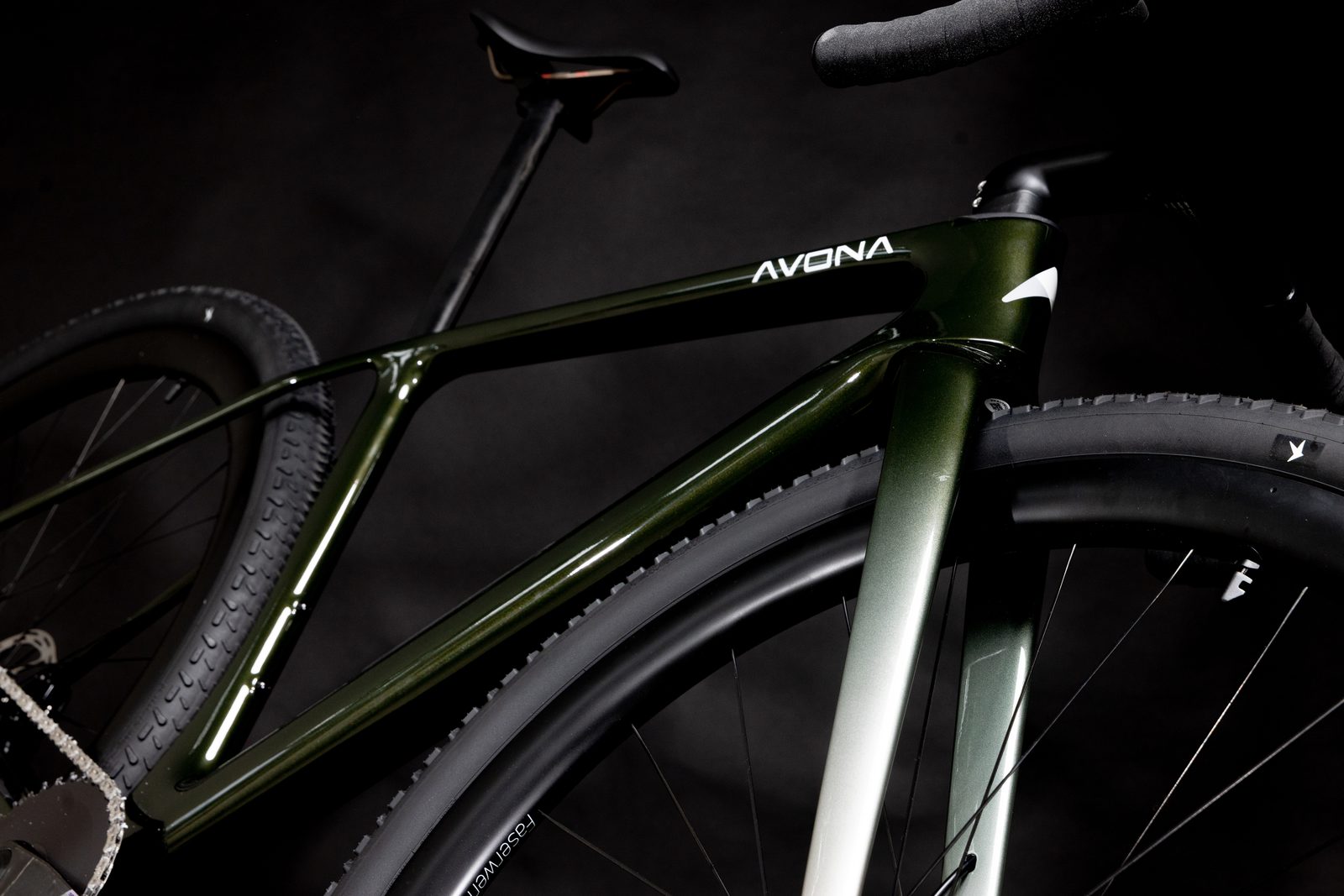 Callis 32 in green, frame and front wheel